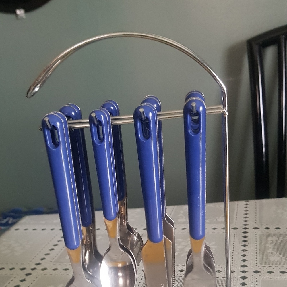 Set Of Utensils - Picture 2 of 3